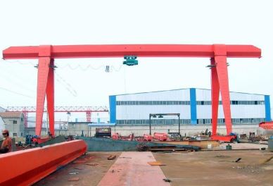 МЗ външен монтажен железопътен кран 32Ton
