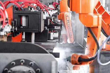 Устройството за заваряване на крайни лъчи е на път да се използва в голям мащаб.jpg End beam welding robot is about to put into use on a large scale.jpg